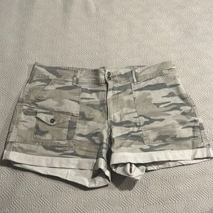 Time and Tru camo shorts
